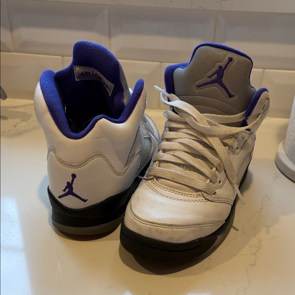 Jordan Kids Sneakers in White and Purple